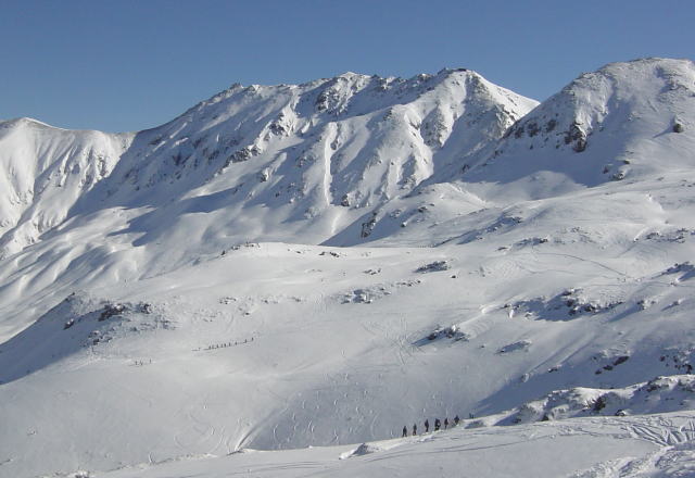 立山山スキー初滑り　国見岳から見た雄山方面